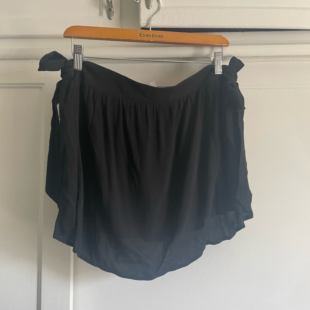 Black skirt